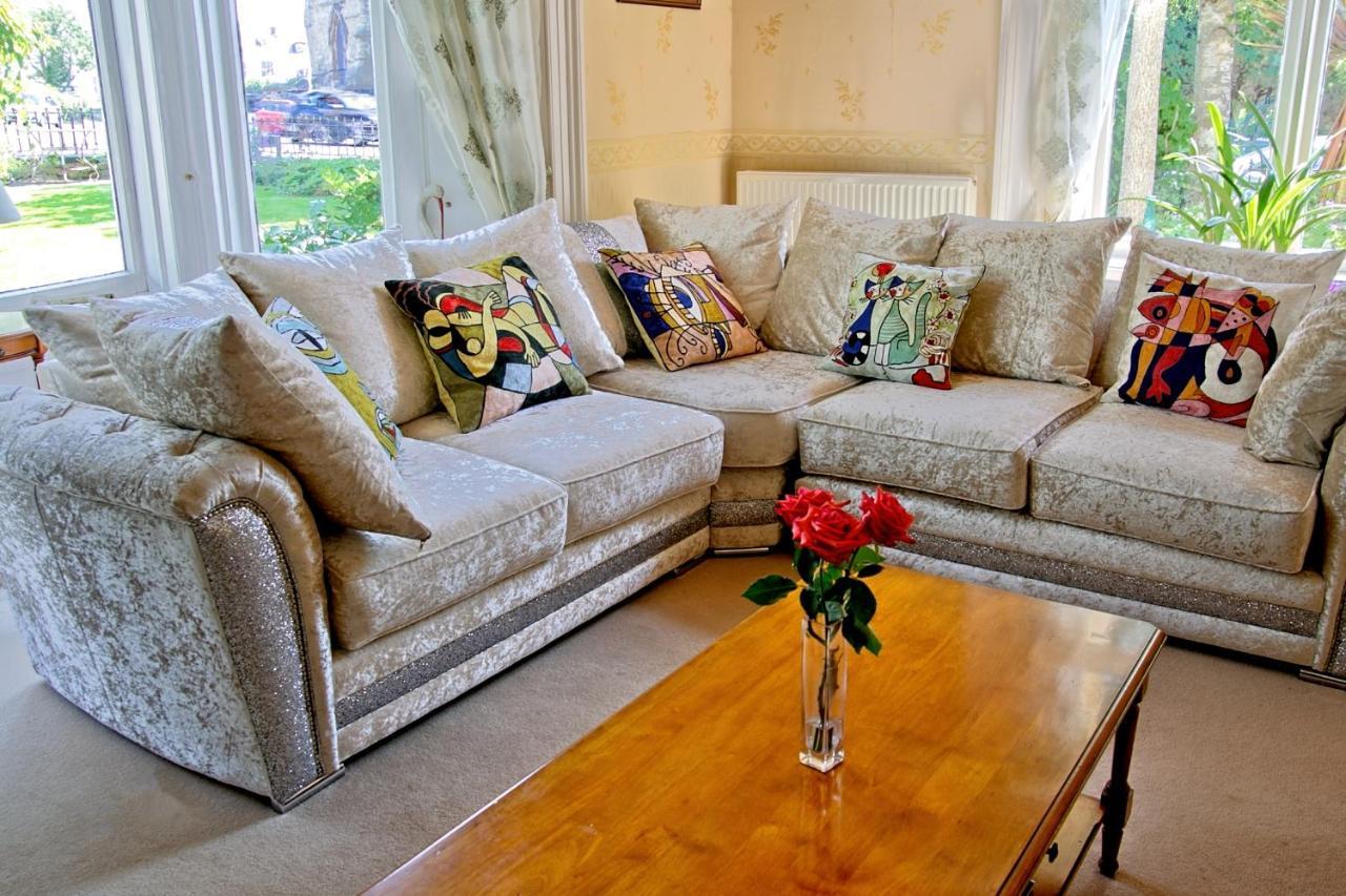 Holcombe House Guest House Ландъндо Екстериор снимка