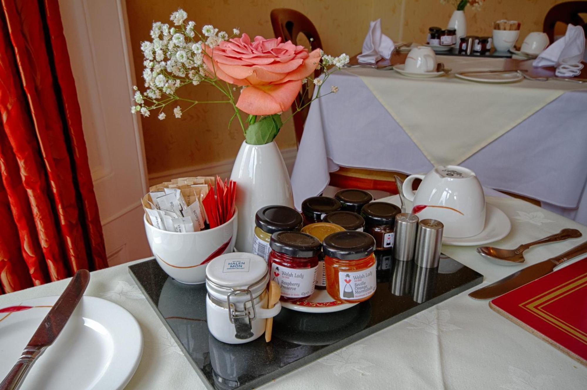 Holcombe House Guest House Ландъндо Екстериор снимка